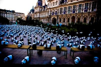 1600 Pandas ont envahi le parvis de l'Hôtel de Ville à Paris