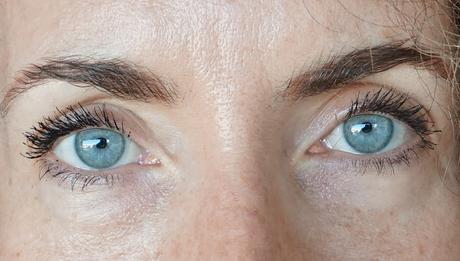 Mascara Outrageous Oversized Lashes de Sephora résultat porté