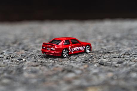 Un américain a recréé la Supreme x Hot Wheels en taille réelle