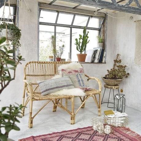 Quand le rotin revient avec l’été ! banquette en rotin