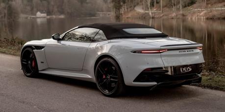 Aston Martin DBS Superleggera Volante