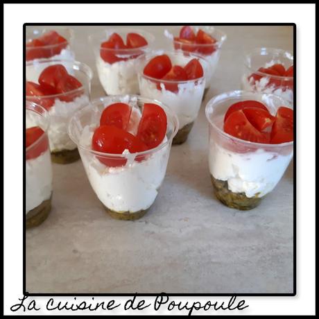 Verrines chantilly de feta et pesto Verrines chantilly de feta et pesto