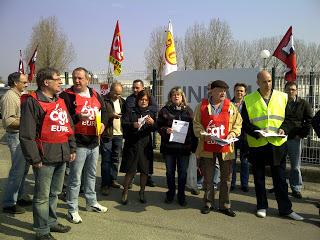 Emmanuel Macron n'a pas eu le temps de faire court et s'est contenté de formules aussi générales que creuses