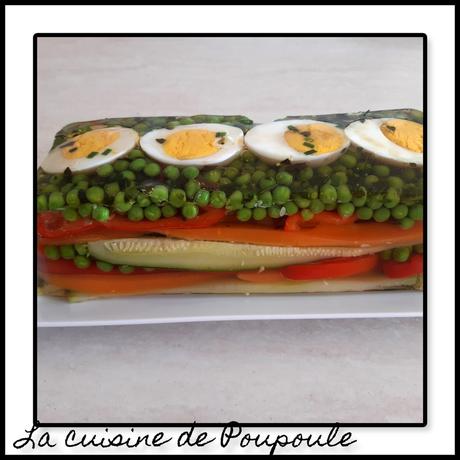 Terrine œufs durs et petits légumes en gelée