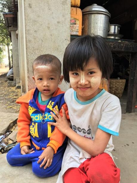 Enfants du Village de Pakkoku, Birmanie