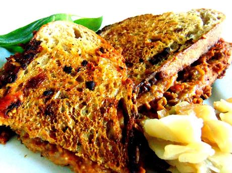 Grilled cheese bolognaise Grilled cheese bolognaise