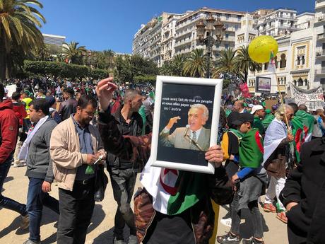 645_  La Révolution du 22 février 2019 racontée à ma petite fille. Acte II