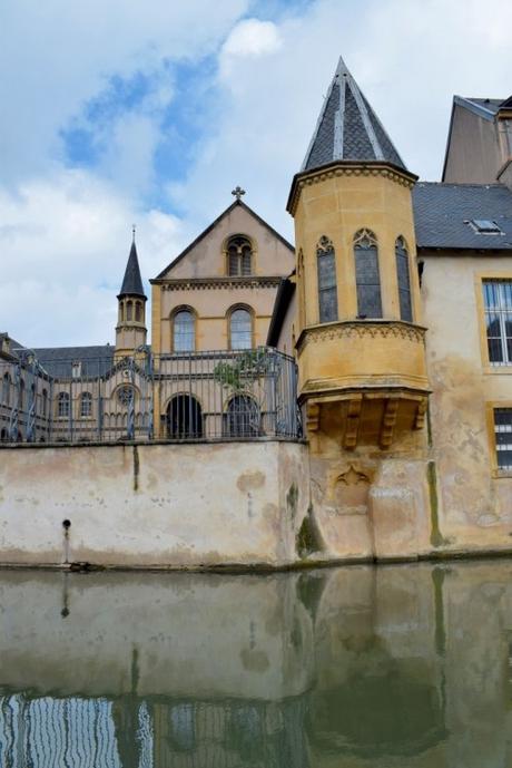 Croisière en bateau solaire sur la Moselle à Metz © French Moments