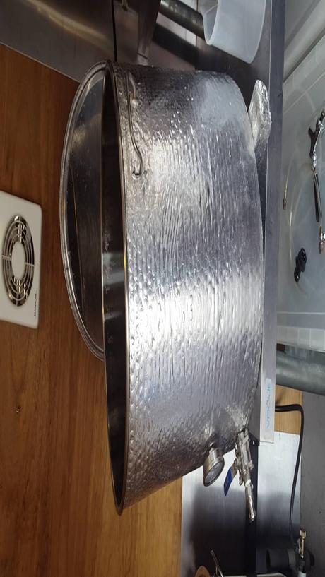 Le club de bière artisanale de la poule, 47 Derriaghy Road, Lisburn (2019)
 – Artisan Brasseur