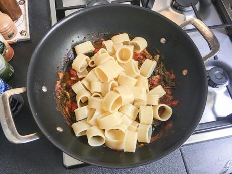 « Calamars »… – Pasta al forno au kale