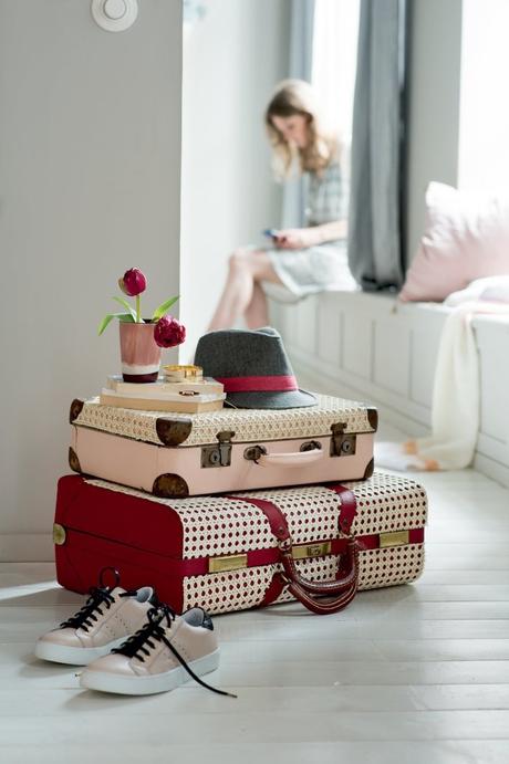 Cannage DIY : 10 idées tendances et faciles à réaliser cannage diy valise vintage style rétro - blog déco - clem around the corner