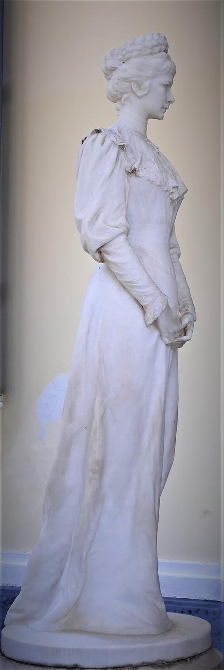 Achilleion (5) La statue de l'Impératrice Elisabeth d'Autriche