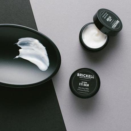 Meilleure routine de soins de la peau pour hommes pour les employés de bureau