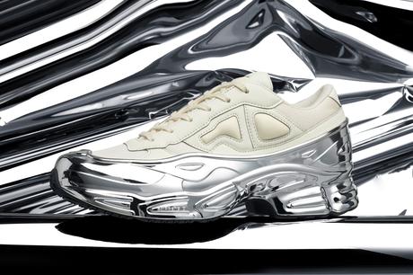 Raf Simons présente 6 Ozweego en chrome pour adidas Raf Simons présente 6 Ozweego en chrome pour adidas