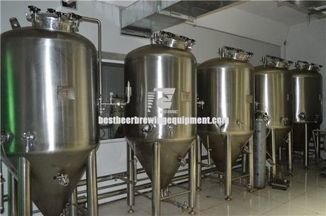Fabricant d'équipement de brasserie de restaurant 20HL, conception, vente / brasserie de restaurant / WEMAC
 – Fabrication de bière