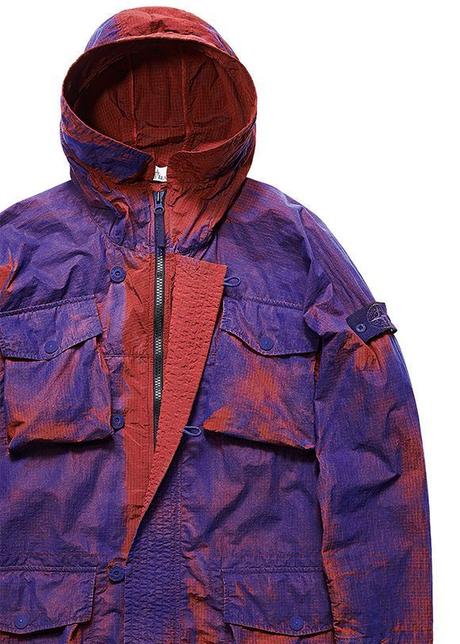 Stone Island présente sa dernière innovation en édition limitée Stone Island présente sa dernière innovation en édition limitée