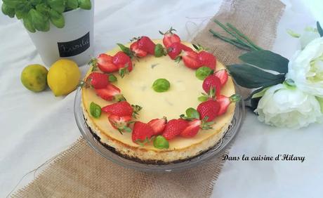 Cheesecake au citron, citron vert, basilic et fraise pour fêter les mamans