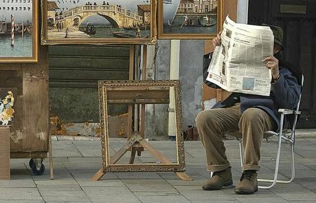 À Venise, Banksy s’installe incognito parmi les vendeurs de rue À Venise, Banksy s’installe incognito parmi les vendeurs de rue