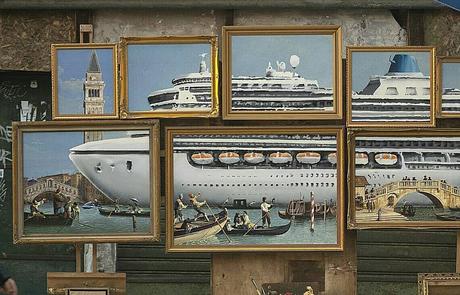 À Venise, Banksy s’installe incognito parmi les vendeurs de rue À Venise, Banksy s’installe incognito parmi les vendeurs de rue