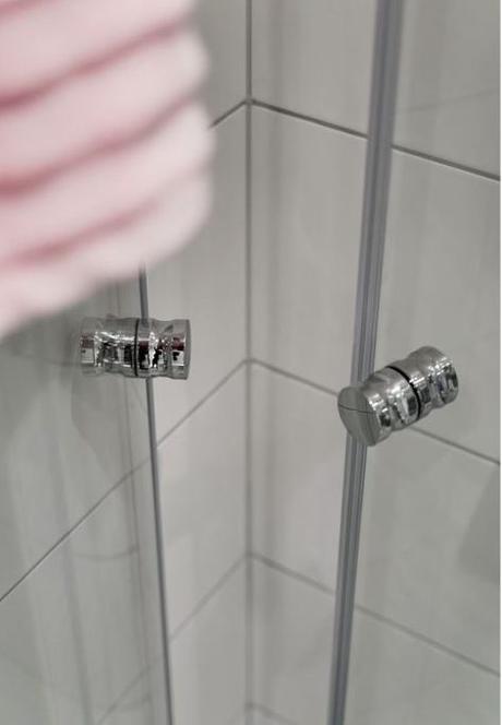 déco gris rose salle de bain vitre - blog déco - clem around the corner