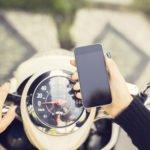 kit main libre moto 150x150 - Intercoms, apps iOS : quels moyens pour communiquer entre motards ?