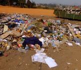 Poubelles à ciel ouvert au Cameroun