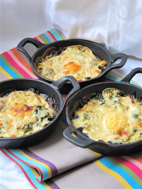 Oeufs gratinés aux fanes de betteraves Oeufs gratinés aux fanes de betteraves