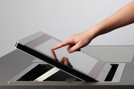 Element One Versis : un écran tactile à double motorisation qui cache un clavier