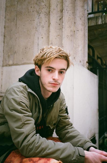 Reportage : Pourquoi les Youths portent leur paires “Dirty” ? Reportage : Pourquoi les Youths portent leur paires “Dirty” ?