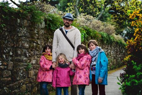 Vacances en Bretagne avec nos 4 enfants. Dans les petits chemins de Port Blanc en Bretagne