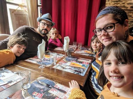 Vacances en Bretagne avec nos 4 enfants. Le Guethenoc - Restaurant Josselin