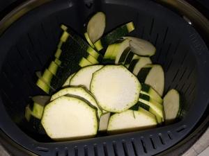 Clafoutis de courgette, lardons et fromage