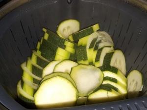 Clafoutis de courgette, lardons et fromage