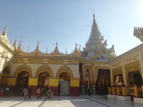 Mandalay : premiers pas en Birmanie