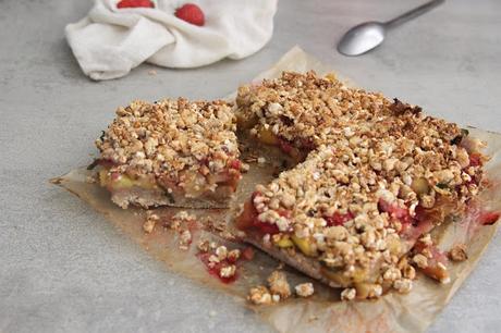 Cuillère et saladier : Crumble barres mangue-fraise-basilic