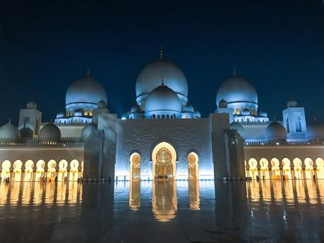 A faire absolument à Dubaï et à Abu Dhabi : visiter la grande mosquée Sheikh Zayed