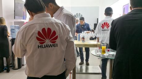 Huawei persiste et déploie Android 9.0 Pie sur le P20 Lite