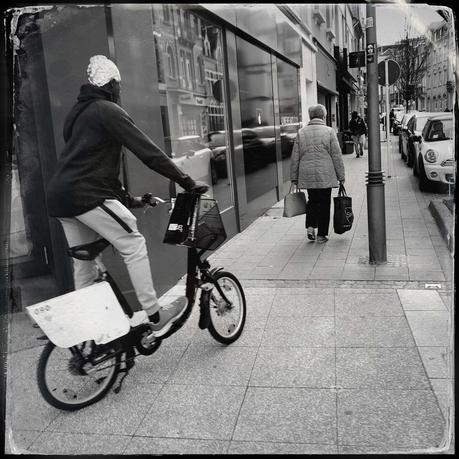 La valse des robots moqueurs