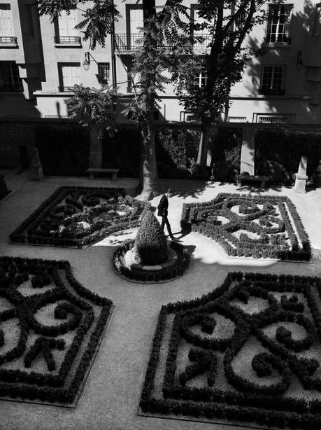 Hedi Slimane revisite l’esprit couture d’Yves Saint Laurent Hedi Slimane revisite l’esprit couture d’Yves Saint Laurent