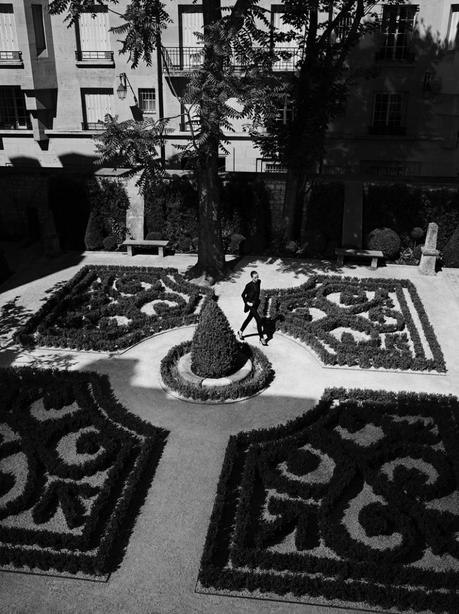 Hedi Slimane revisite l’esprit couture d’Yves Saint Laurent Hedi Slimane revisite l’esprit couture d’Yves Saint Laurent
