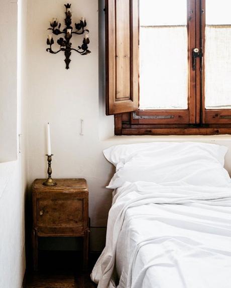 maison style italien chambre enfant bois vintage lit simple blanc - blog déco - clem around the corner