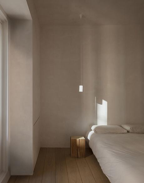 Casa C, une palette monochromatique pour unifier l’intérieur d’un appartement