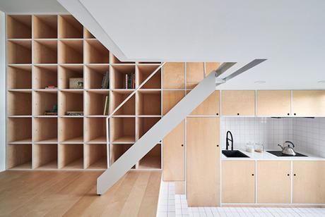 Un petit appartement organisé sur trois étages pour améliorer le sentiment d’espace