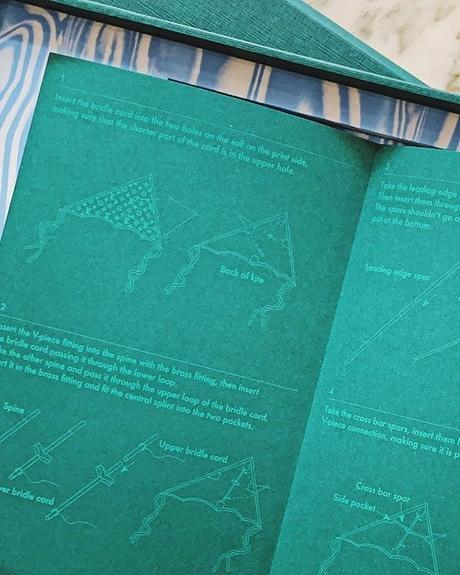 Virgil Abloh a envoyé un cerf-volant à tous les invités du défilé Louis Vuitton Virgil Abloh a envoyé un cerf-volant à tous les invités du défilé Louis Vuitton