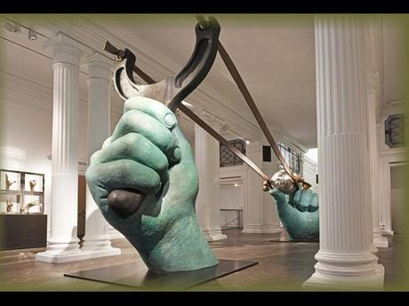 Divers - Sculptures de Lorenzo Quinn