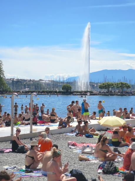 Une promenade dominicale sur «La plage» de Genève Une promenade dominicale sur «La plage» de Genève