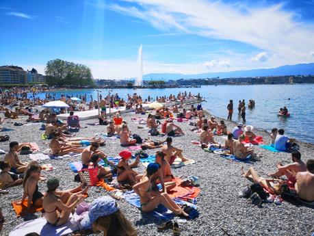 Une promenade dominicale sur «La plage» de Genève Une promenade dominicale sur «La plage» de Genève