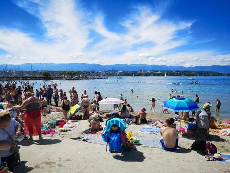 Une promenade dominicale sur «La plage» de Genève Une promenade dominicale sur «La plage» de Genève