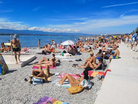 Une promenade dominicale sur «La plage» de Genève Une promenade dominicale sur «La plage» de Genève