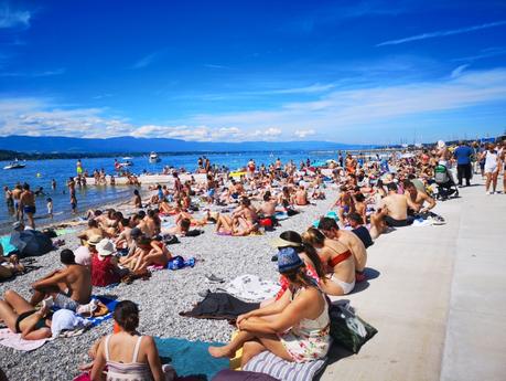 Une promenade dominicale sur «La plage» de Genève Une promenade dominicale sur «La plage» de Genève